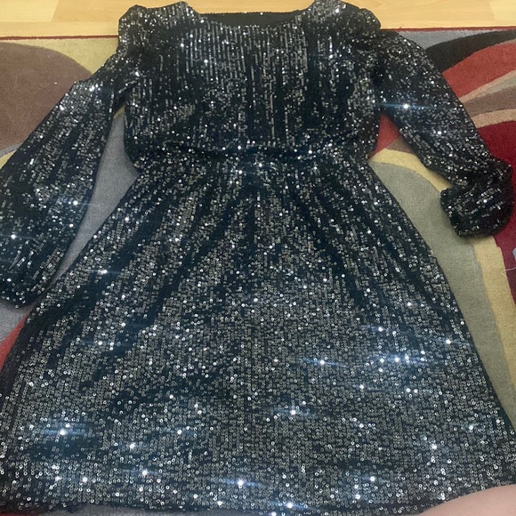 dress - Picture 1 of 3